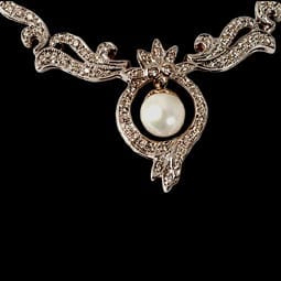 Gold Diamond Pearl Necklace